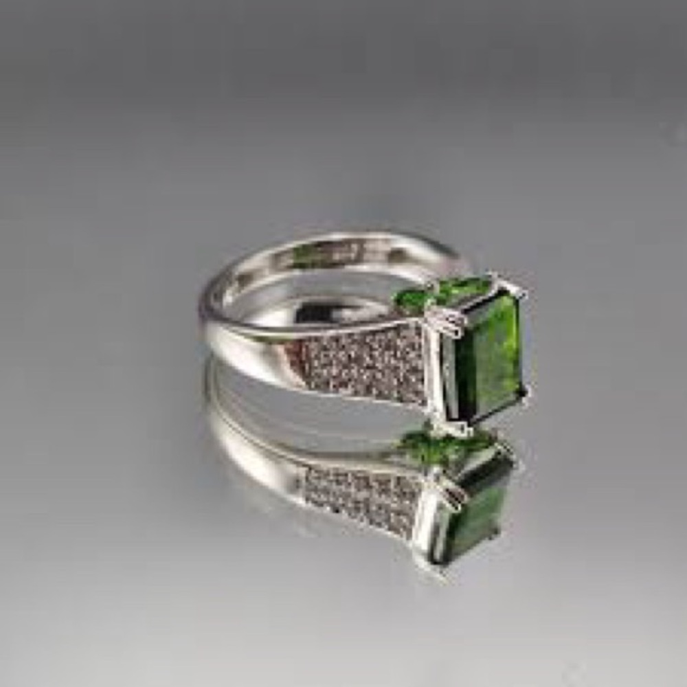 Green Chrome Diopside Emerald Cut Sterling Silver ring Size 8